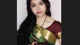 Bhabi from a village shows her pussy in a sexy video