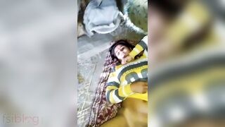 Desi slut in a sari gets fucked in a homemade video