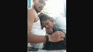 Desi school girl proves her oral skills in this video