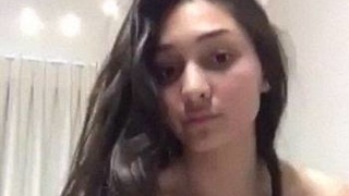 NRI babe Aisha's nude selfie goes viral