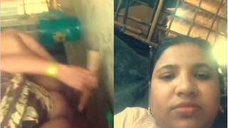 Watch an Indian Bhabhi indulge in solo play in this exclusive video
