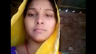 Indian bhabhi flaunts her bare body in a seductive manner