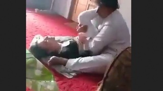 Mujra dance with a twist of bladder play in PK video
