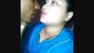 Desi bhabhi gets fucked in the village