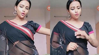 Navel licking and fingering in saree by sexy girl