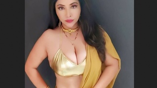 Rajsi's solo performance in the nude