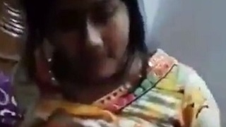 Bangladeshi beauty strips naked in steamy video