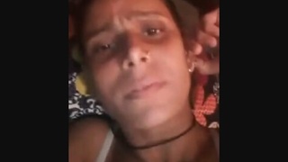 Cute Indian bhabhi flaunts her body in a seductive manner