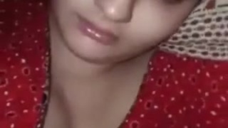 Chubby girl bares it all in explicit video