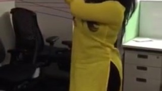 Chubby Indian MILF gets naughty in office