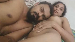 Horny Desi couple in MMS video