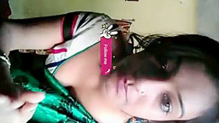 Reema's live chat with her boyfriend turns into a steamy session