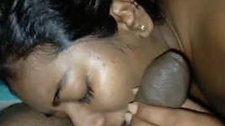 Tamil girl gives a blowjob in HD video