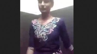 Desi teenager reveals her body in a seductive display