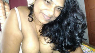 Tamil aunty gives blowjob and gets fucked hard
