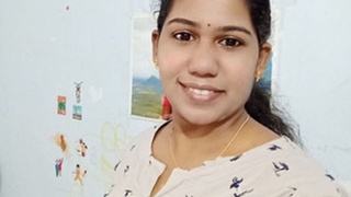 A brief video of a South Indian bhabhi in action