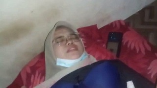 Adorable hijabi girl gives blowjob and gets fucked