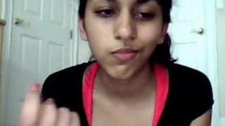 Rishana, a Desi sister, flaunts her naked body